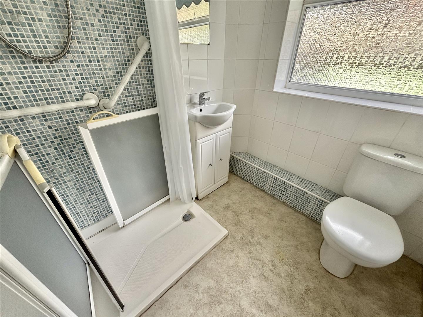 Oakdene, Killay, Swansea, SA2 7RX